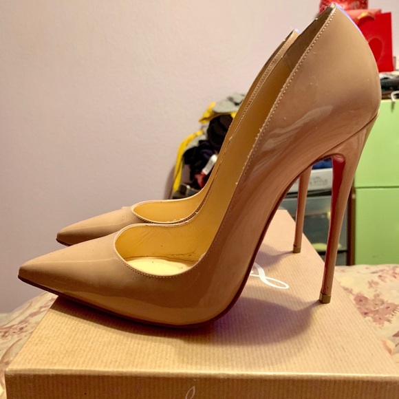 Christian Louboutin Shoes - So Kate Nude Pump